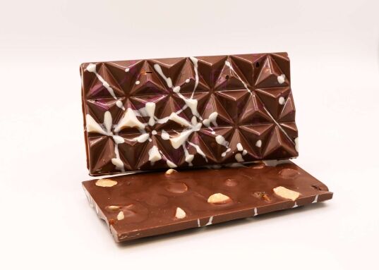 Hunters Milk Chocolate Fruit & Nut Bar